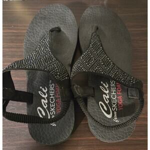 Sketchers Cali sandals yoga foam